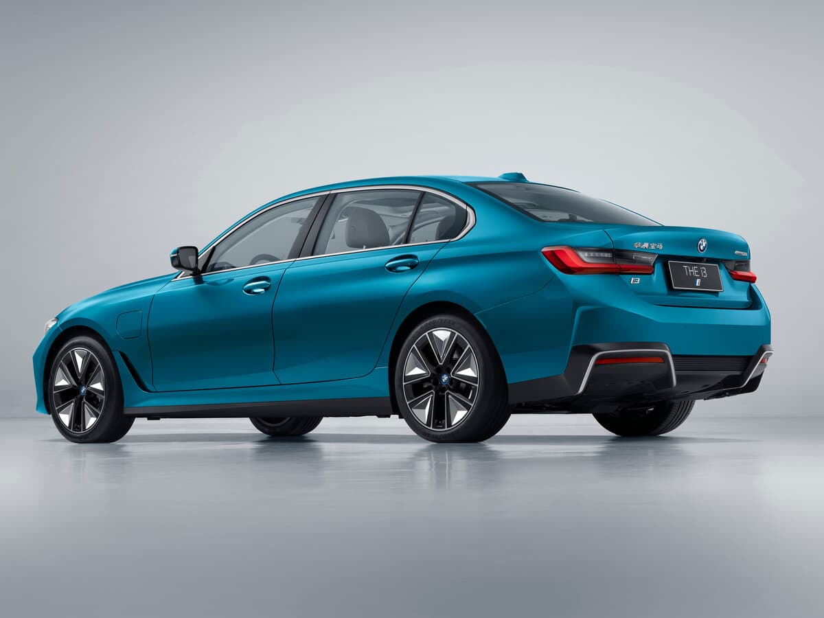 BMW i3 I (G28) — 3/4 arxadan