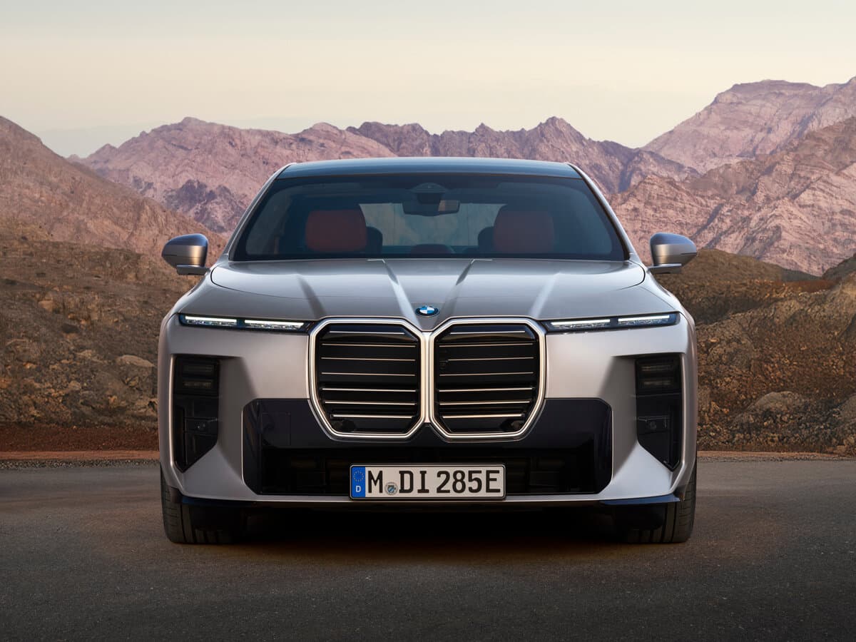 BMW i7 I (G70) Restayling — Öndən