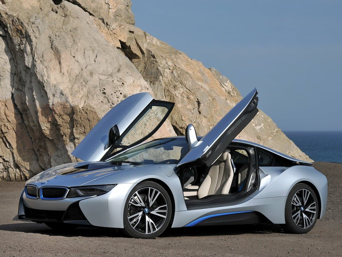 BMW i8 I — Salon, arxadan