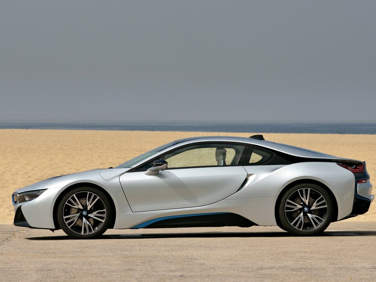 BMW i8 I — Yandan