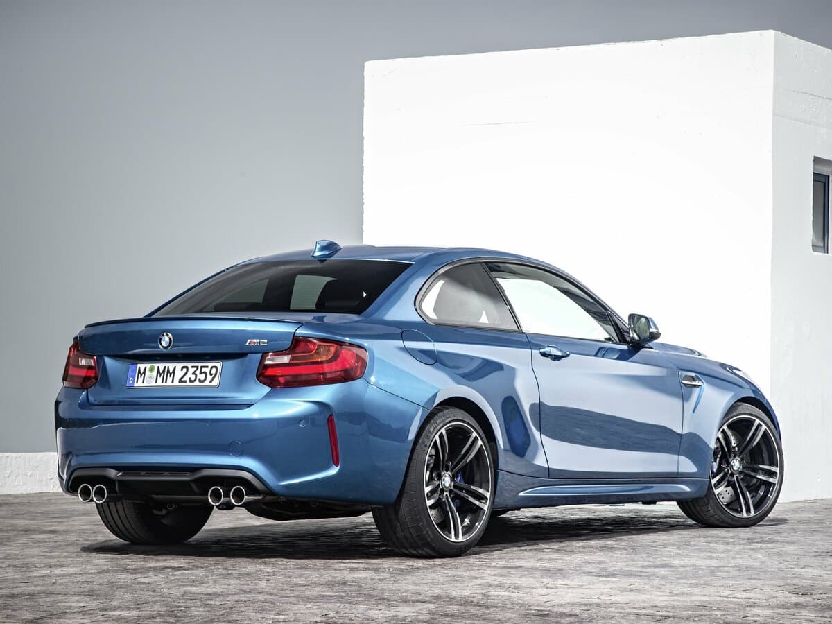 BMW M2 F87 — 3/4 arxadan