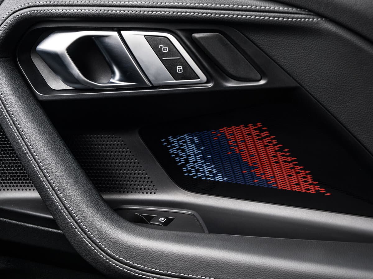 BMW M2 G87 — Qapı