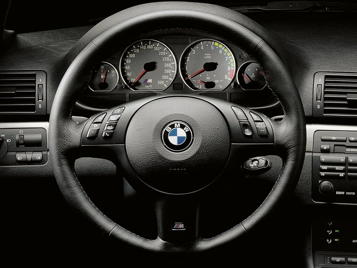 BMW M3 III (E46) — Sükan