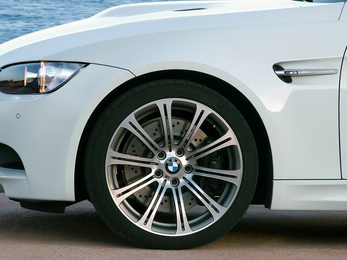 BMW M3 IV (E90) — Təkər