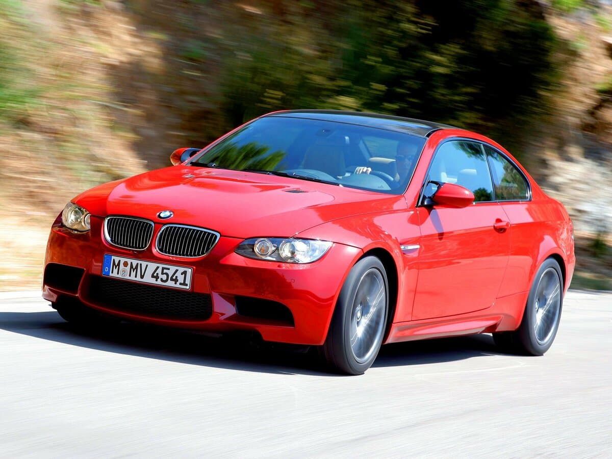 BMW M3 IV (E90) — Əsas şəkil