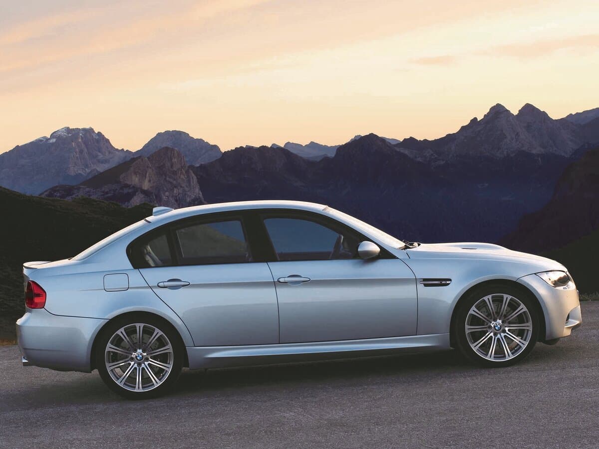 BMW M3 IV (E90) — Yandan