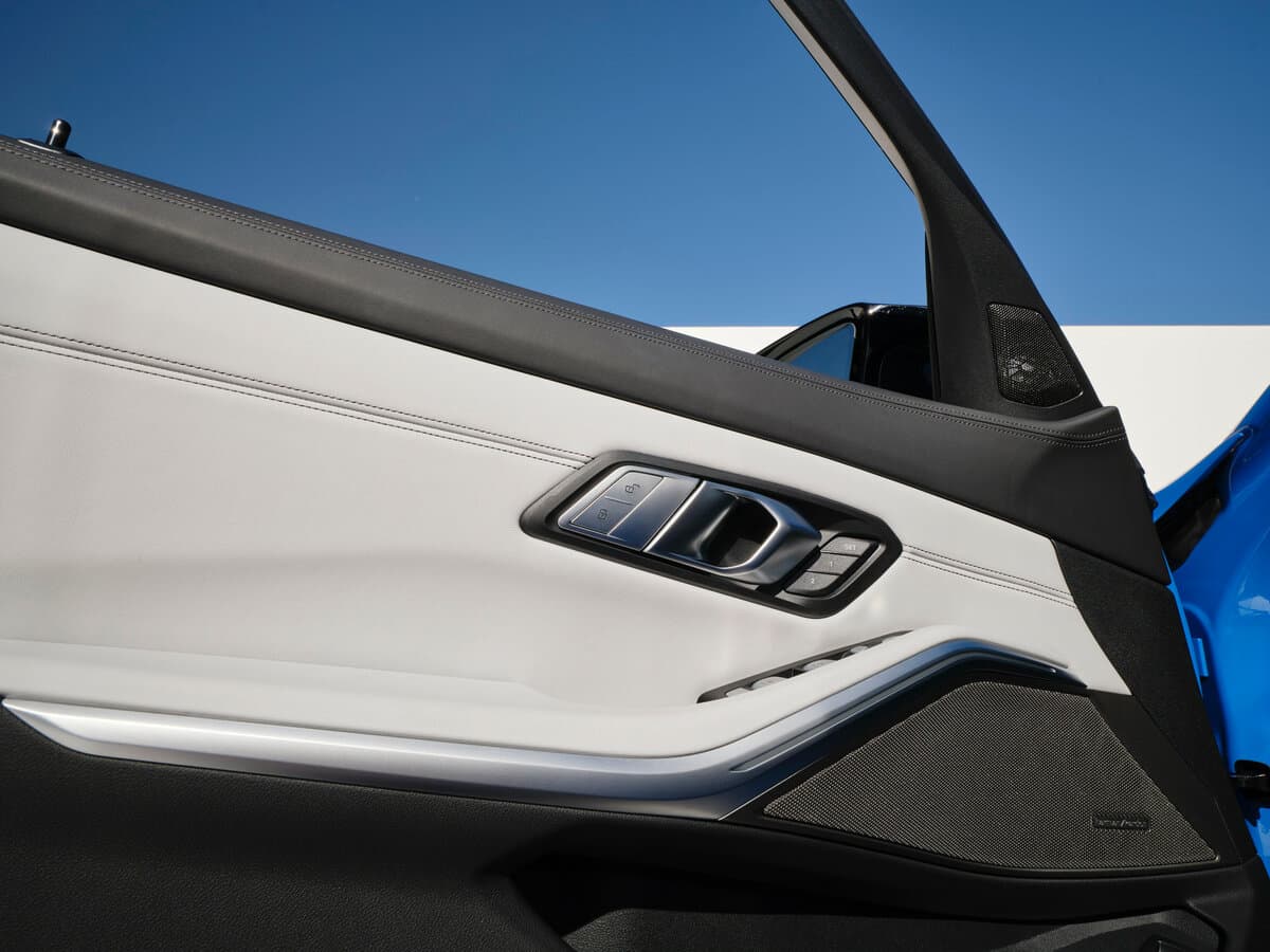 BMW M3 VI (G80) Restayling — Qapı