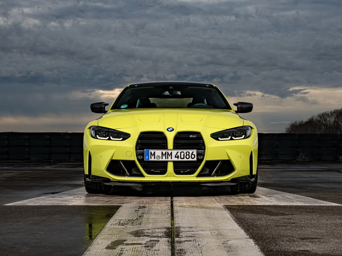 BMW M4 G82/G83 — Öndən