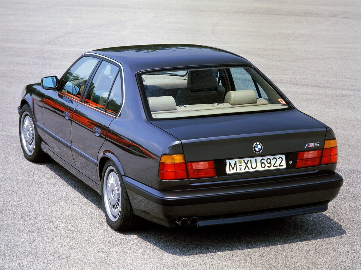 BMW M5 II (E34) — 3/4 arxadan