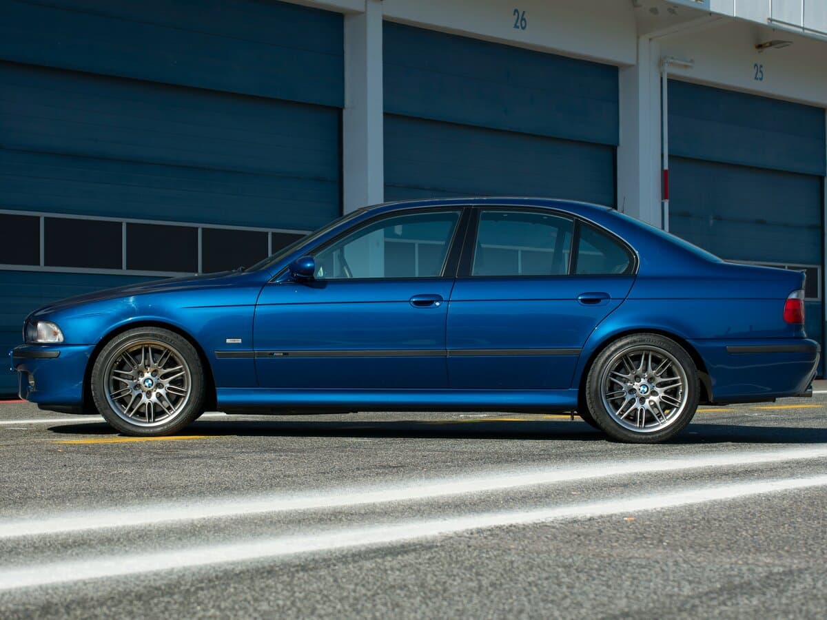 BMW M5 III (E39) — Yandan
