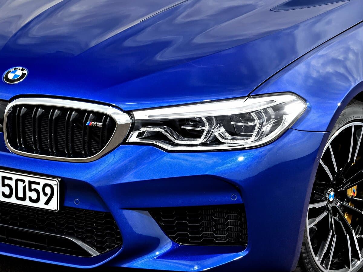 BMW M5 VI (F90) — Fara