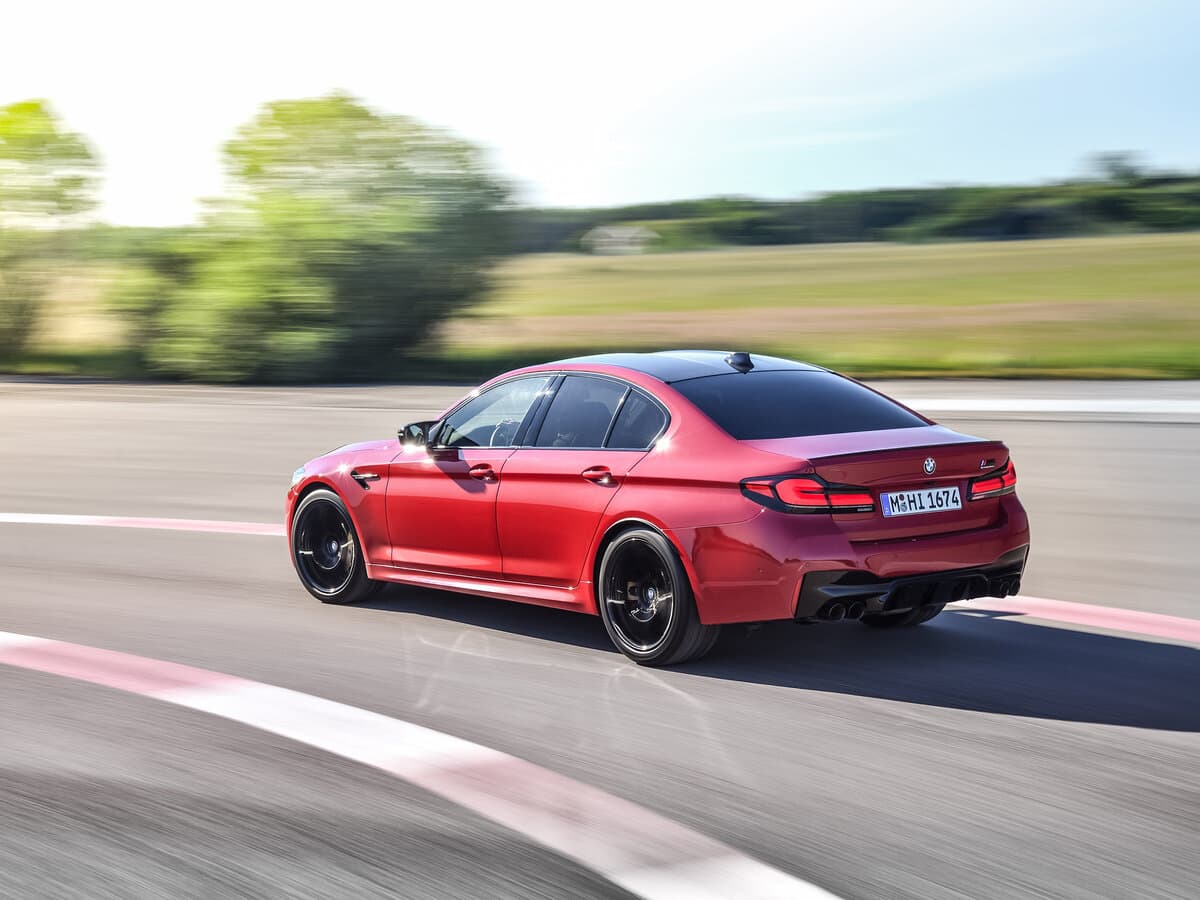BMW M5 VI (F90) Restayling — 3/4 arxadan