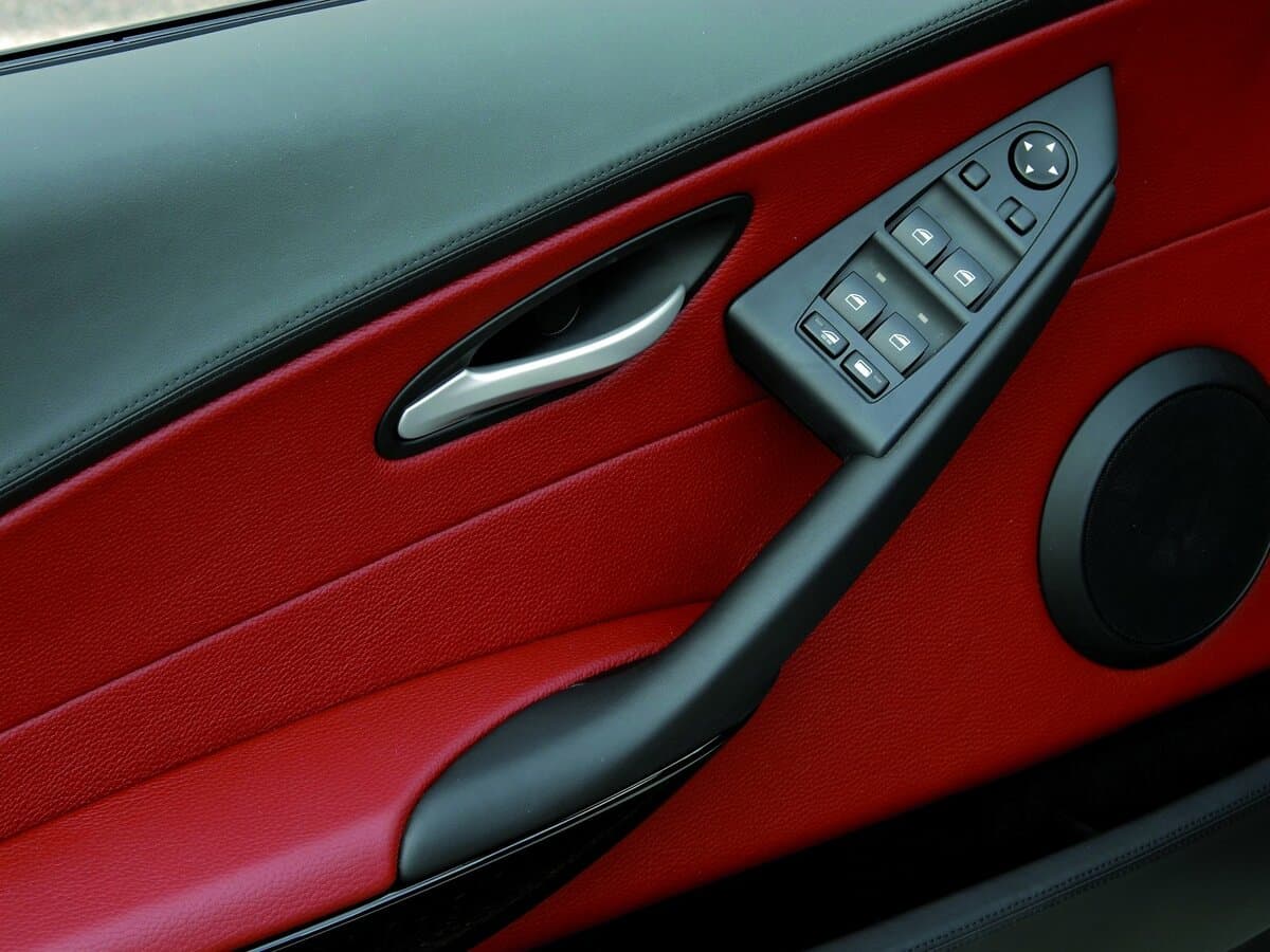 BMW M6 II (E63/E64) — Qapı