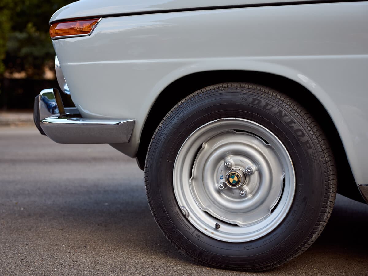 BMW New Class 1800 — Təkər