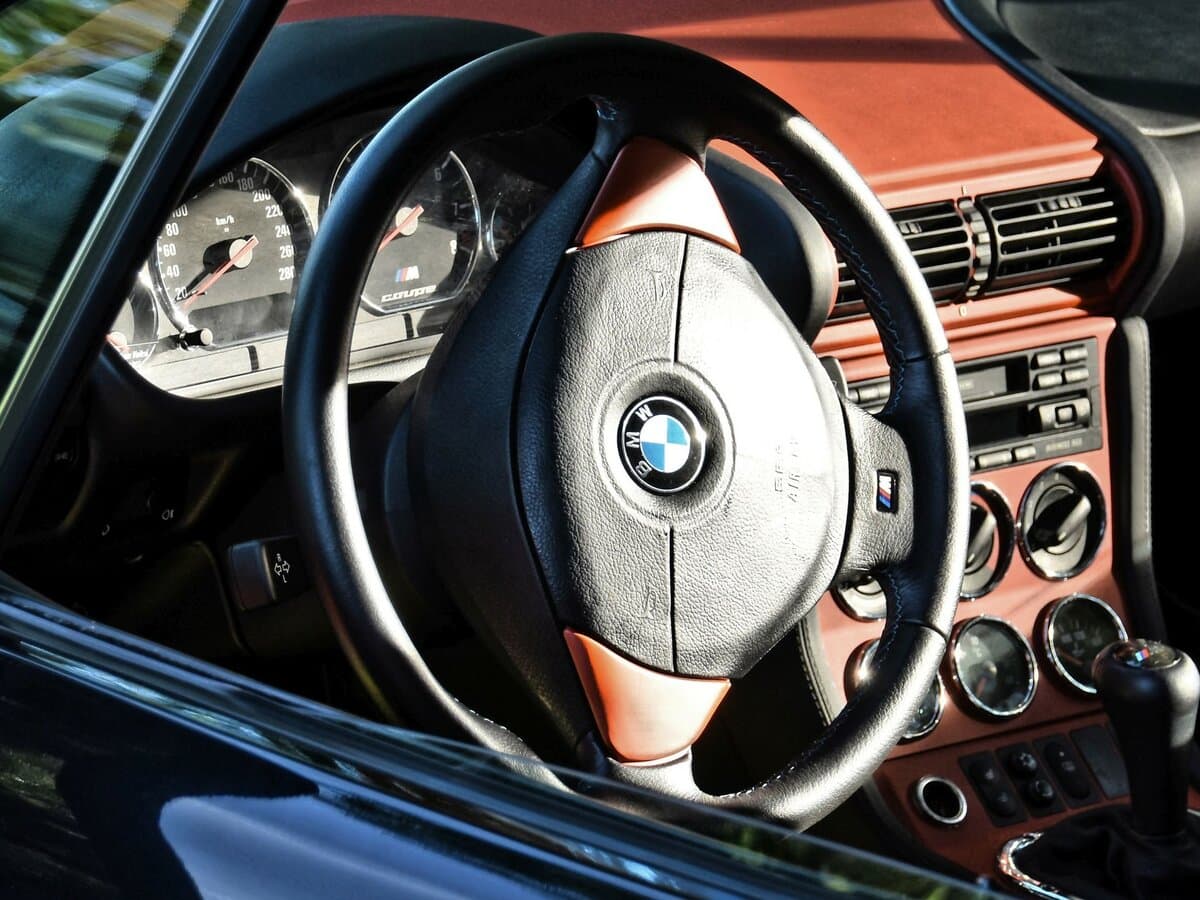 BMW Z3 M I (E36) — Sükan