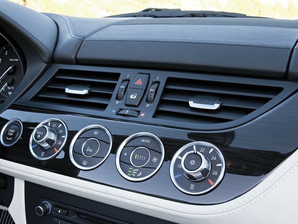 BMW Z4 II (E89) — Salon, arxadan