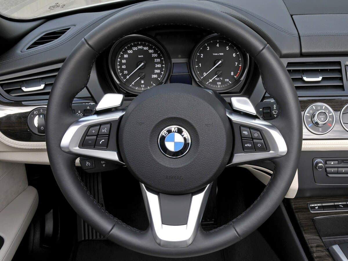 BMW Z4 II (E89) — Sükan