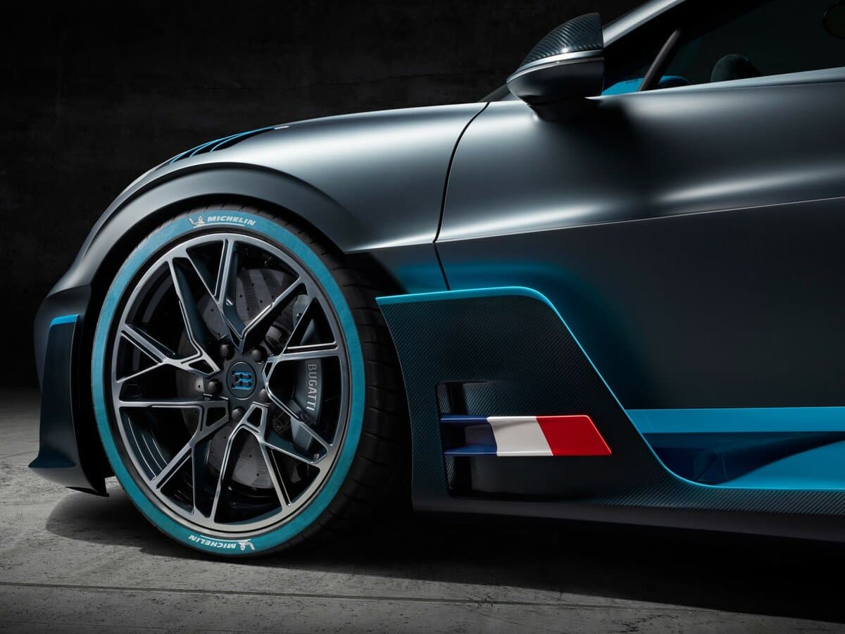 Bugatti Divo 2018 – 2021 — Təkər