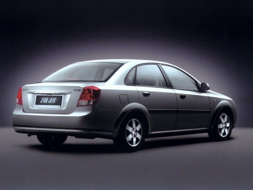 Buick Excelle I — 3/4 arxadan