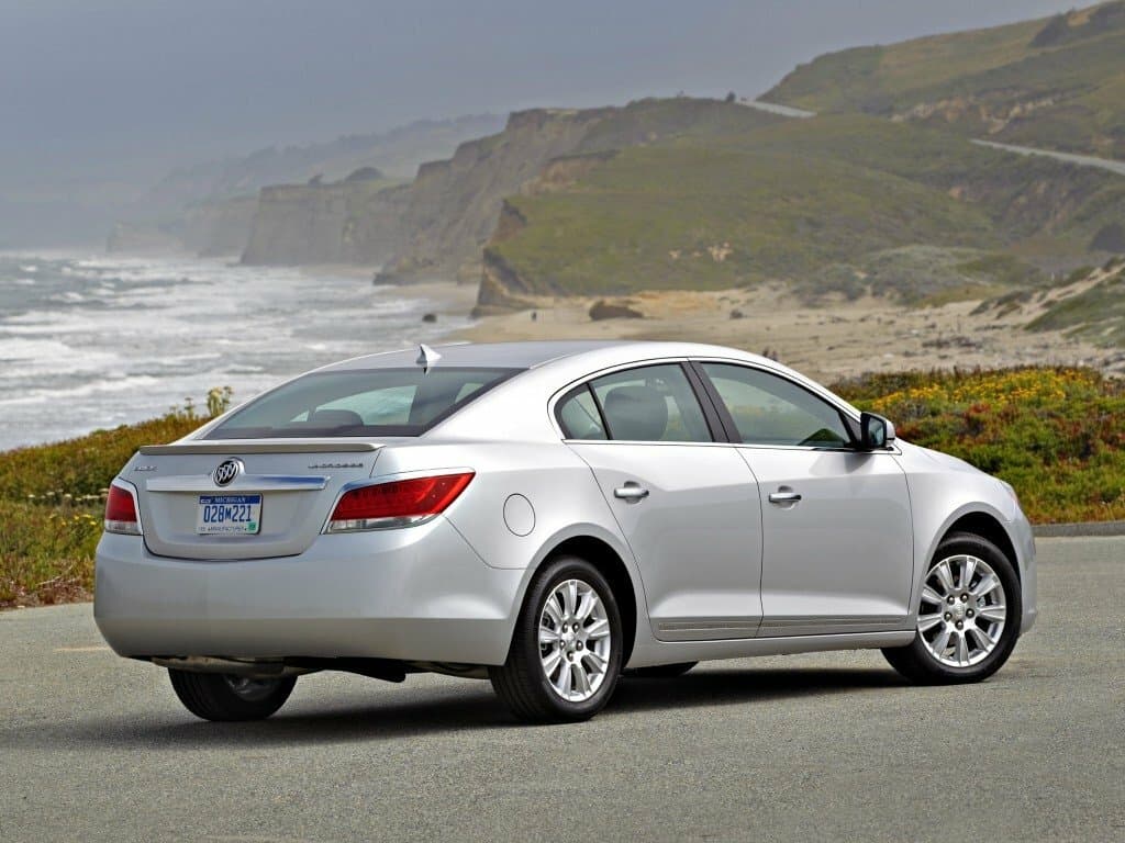 Buick LaCrosse II — 3/4 arxadan