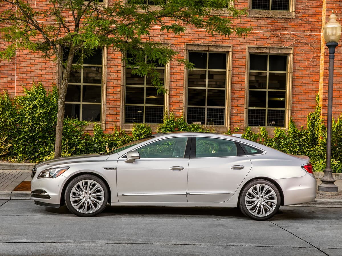Buick LaCrosse III — Yandan