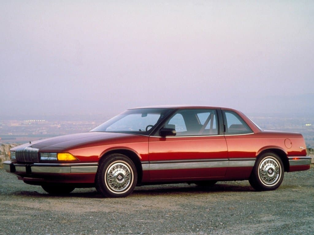 Buick Regal III — Yandan