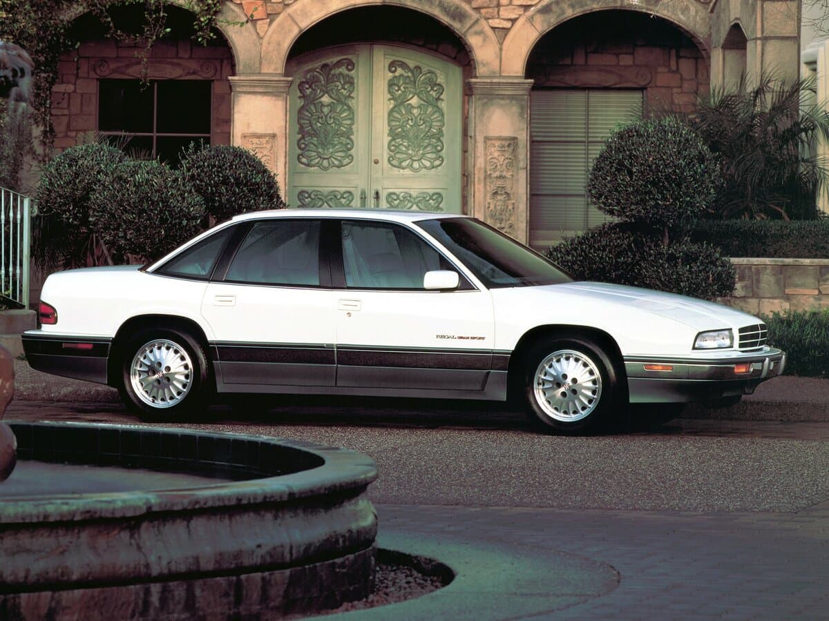 Buick Regal III — Yandan