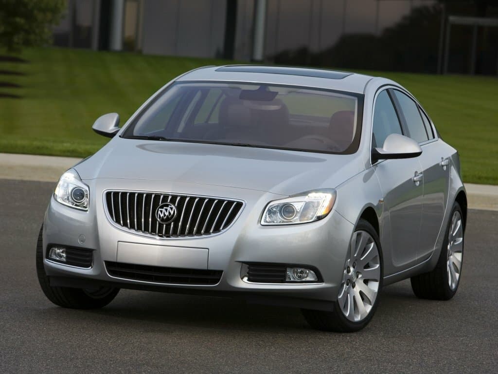 Buick Regal V — Öndən