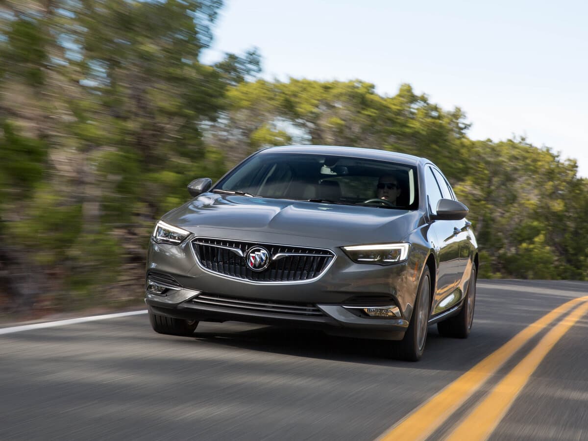 Buick Regal VI — Öndən