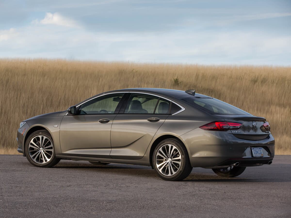 Buick Regal VI — 3/4 arxadan