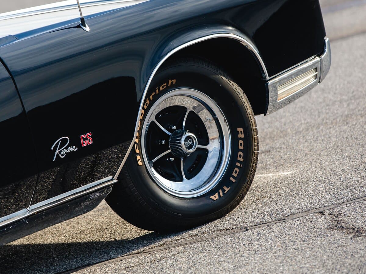 Buick Riviera II — Təkər