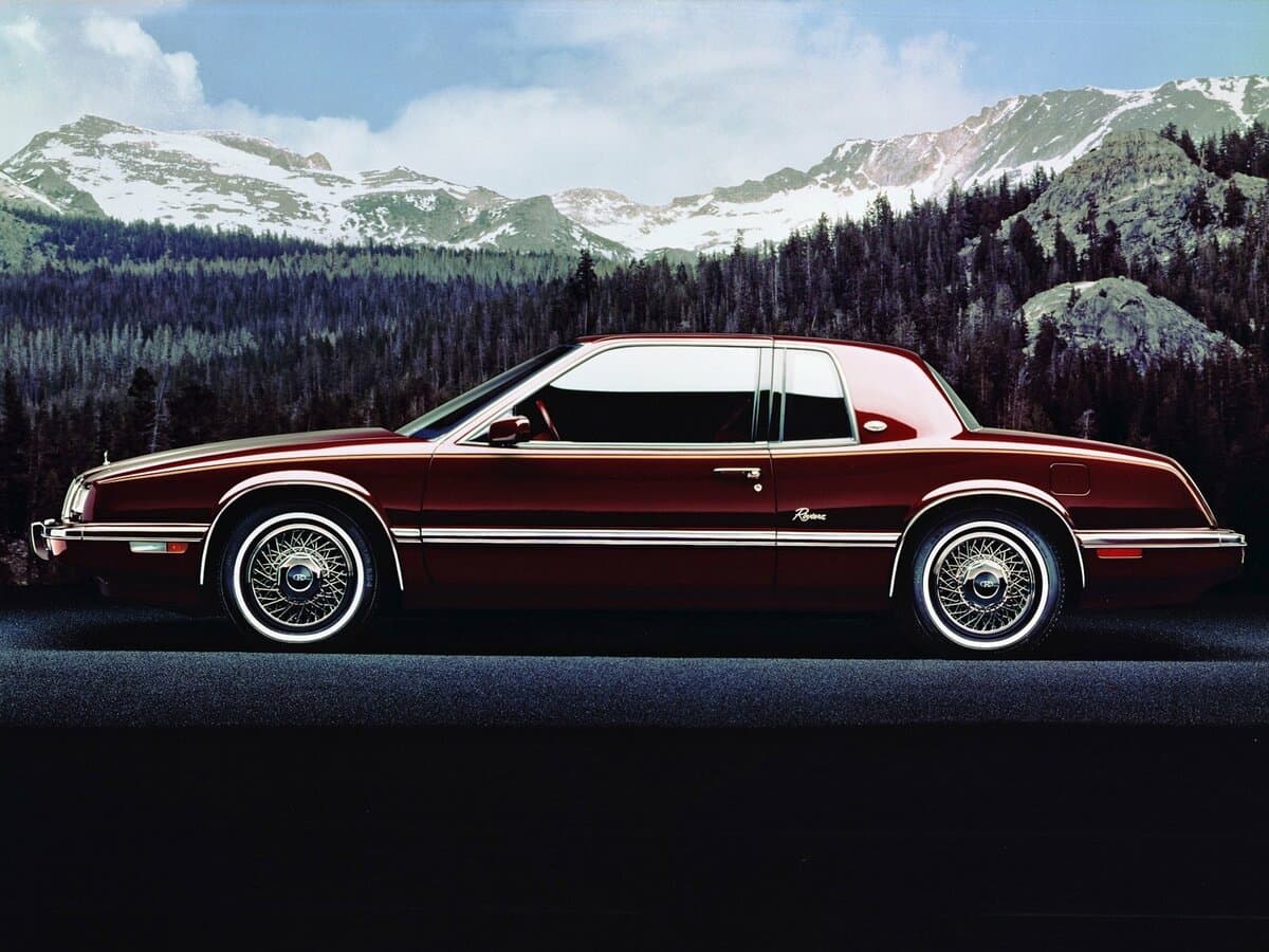 Buick Riviera VII — Yandan