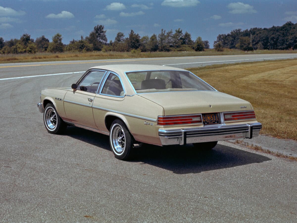 Buick Skylark IV — 3/4 arxadan