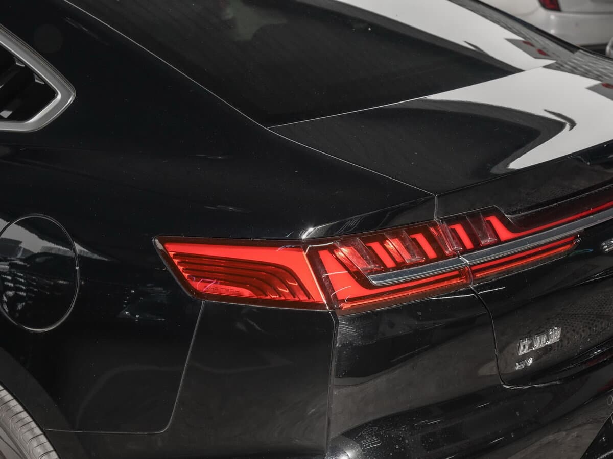 BYD E9 I — Detal