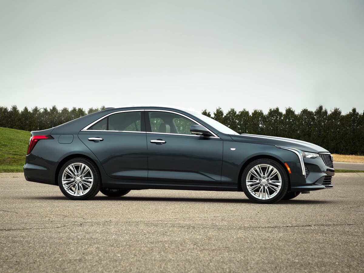 Cadillac CT4 I — Yandan
