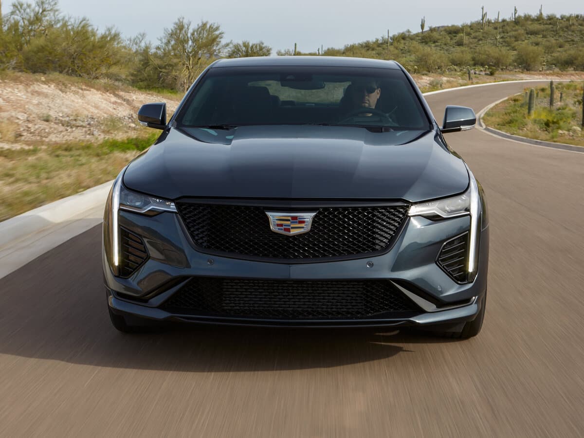 Cadillac CT4-V I — Öndən