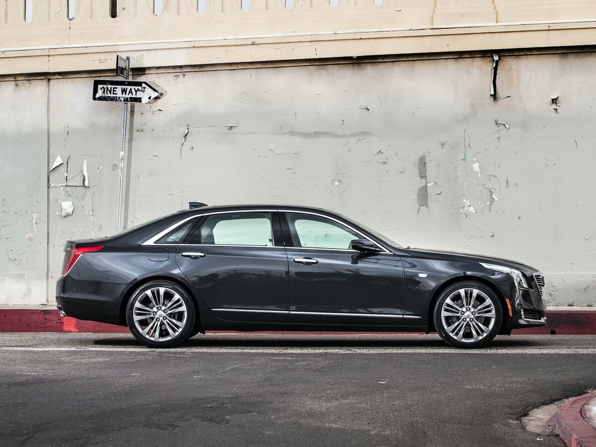 Cadillac CT6 I — Yandan