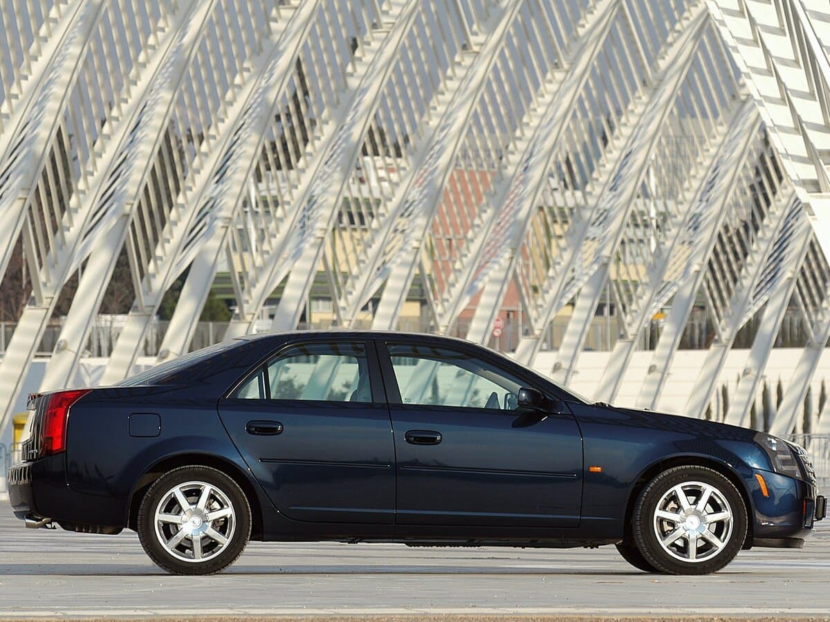 Cadillac CTS I — Yandan