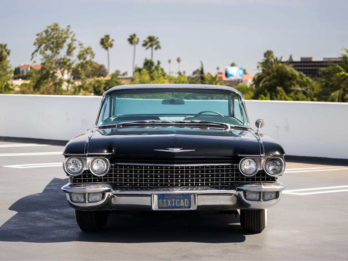 Cadillac DeVille I — Öndən