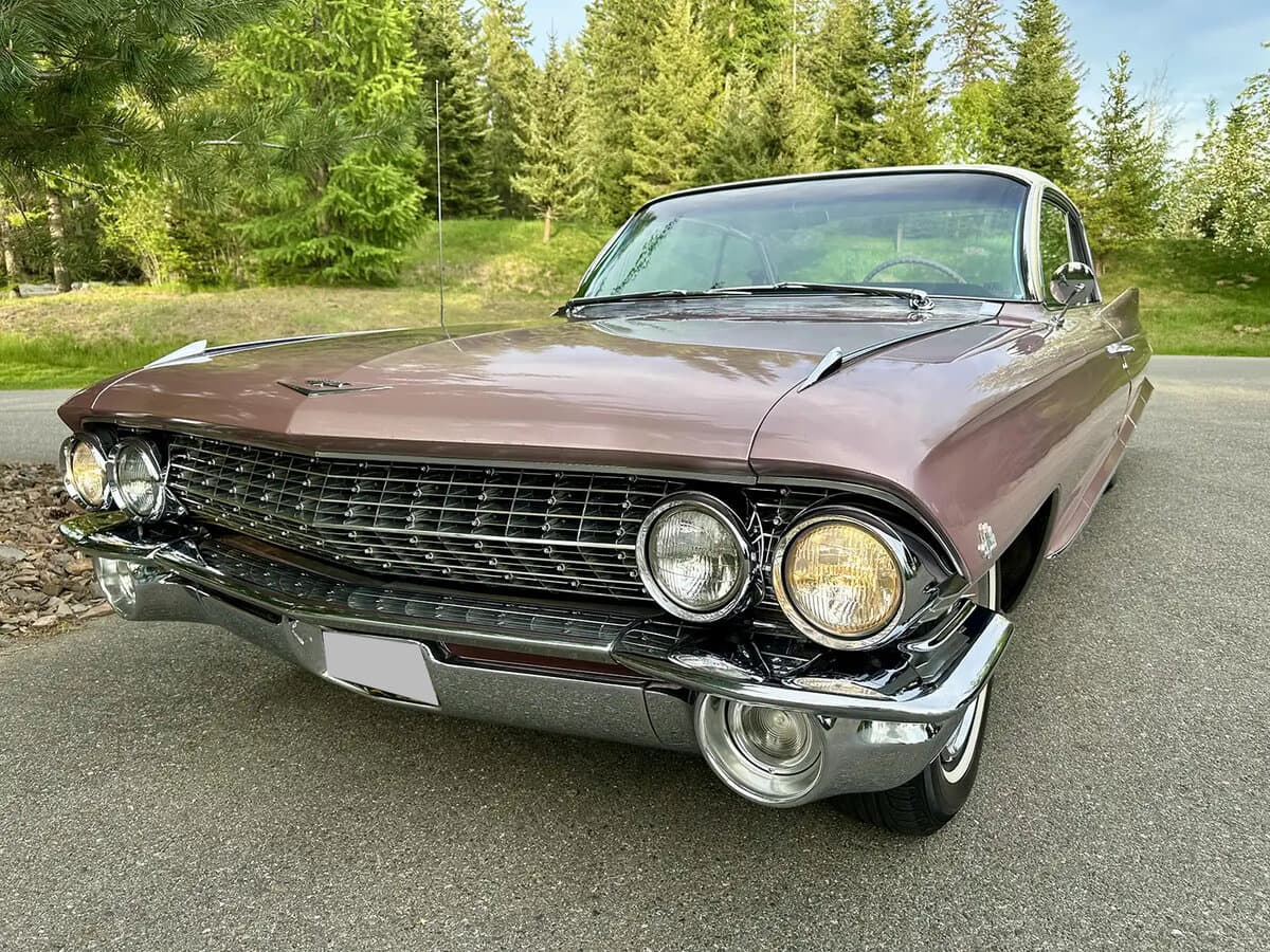 Cadillac DeVille II — Öndən