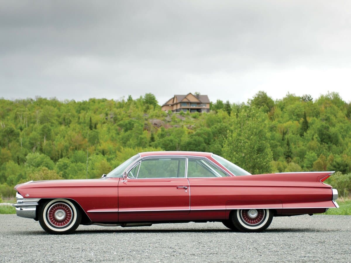 Cadillac DeVille II — Yandan