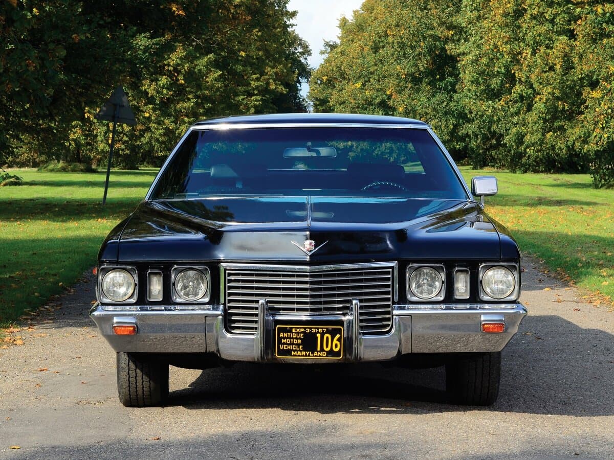 Cadillac DeVille IV — Öndən