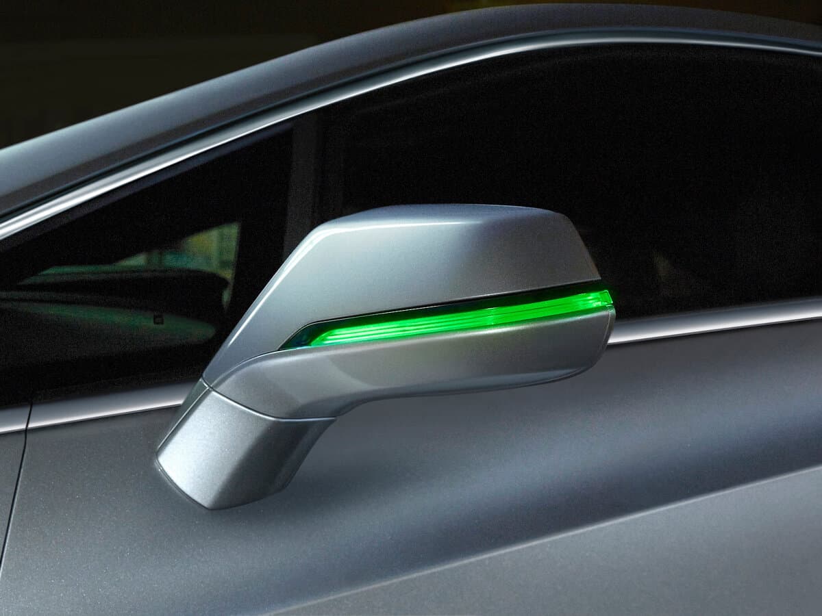Cadillac ELR I — Yan güzgü
