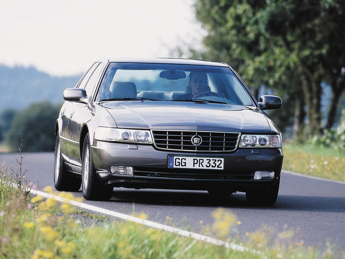 Cadillac Seville V — Öndən