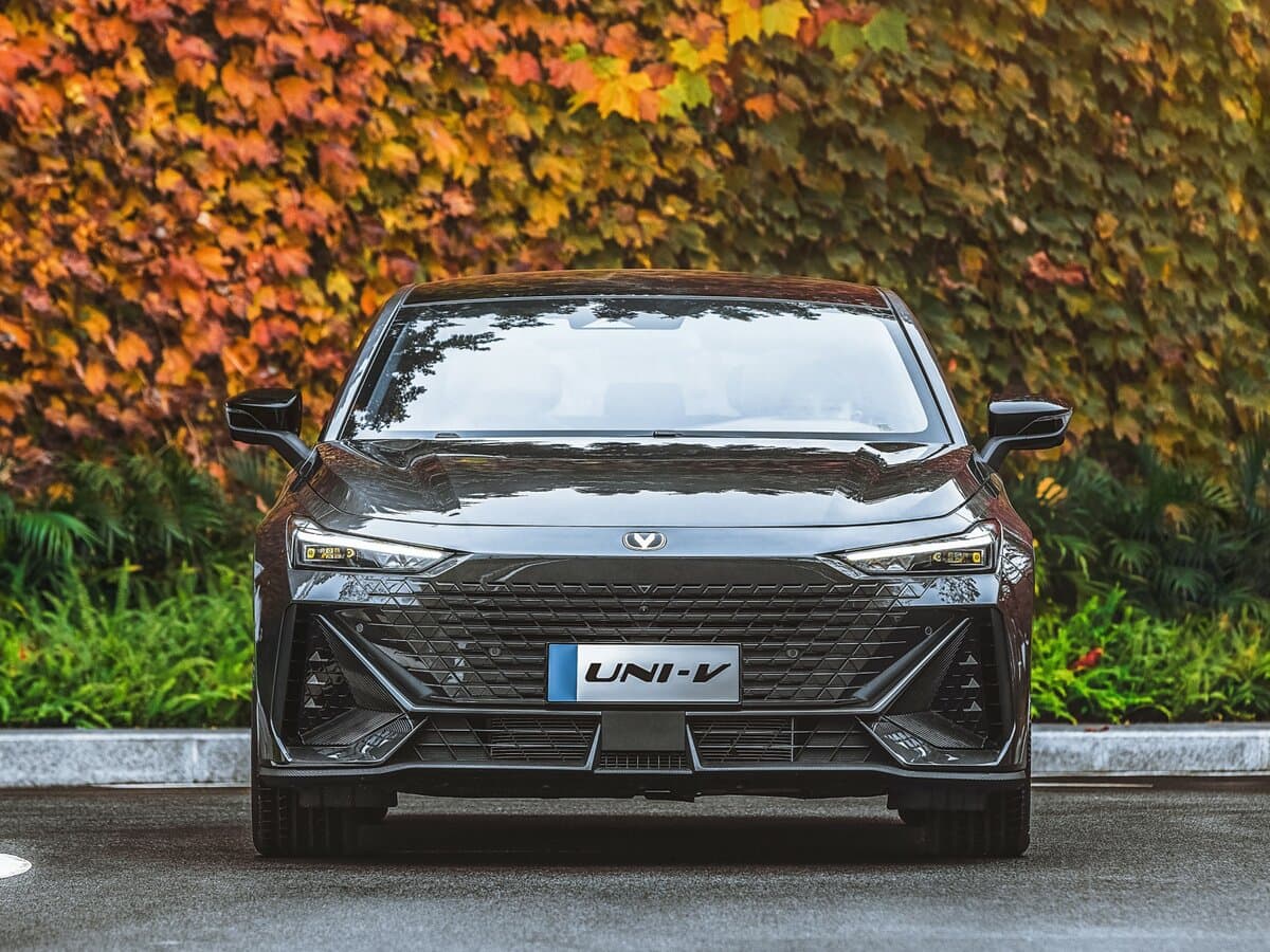 Changan UNI-V I — Öndən