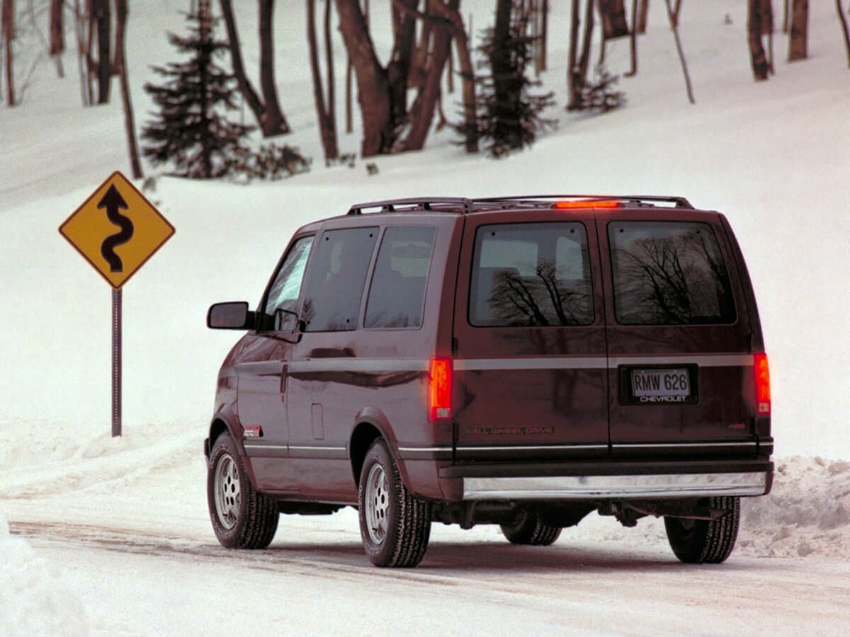 Chevrolet Astro I — 3/4 arxadan