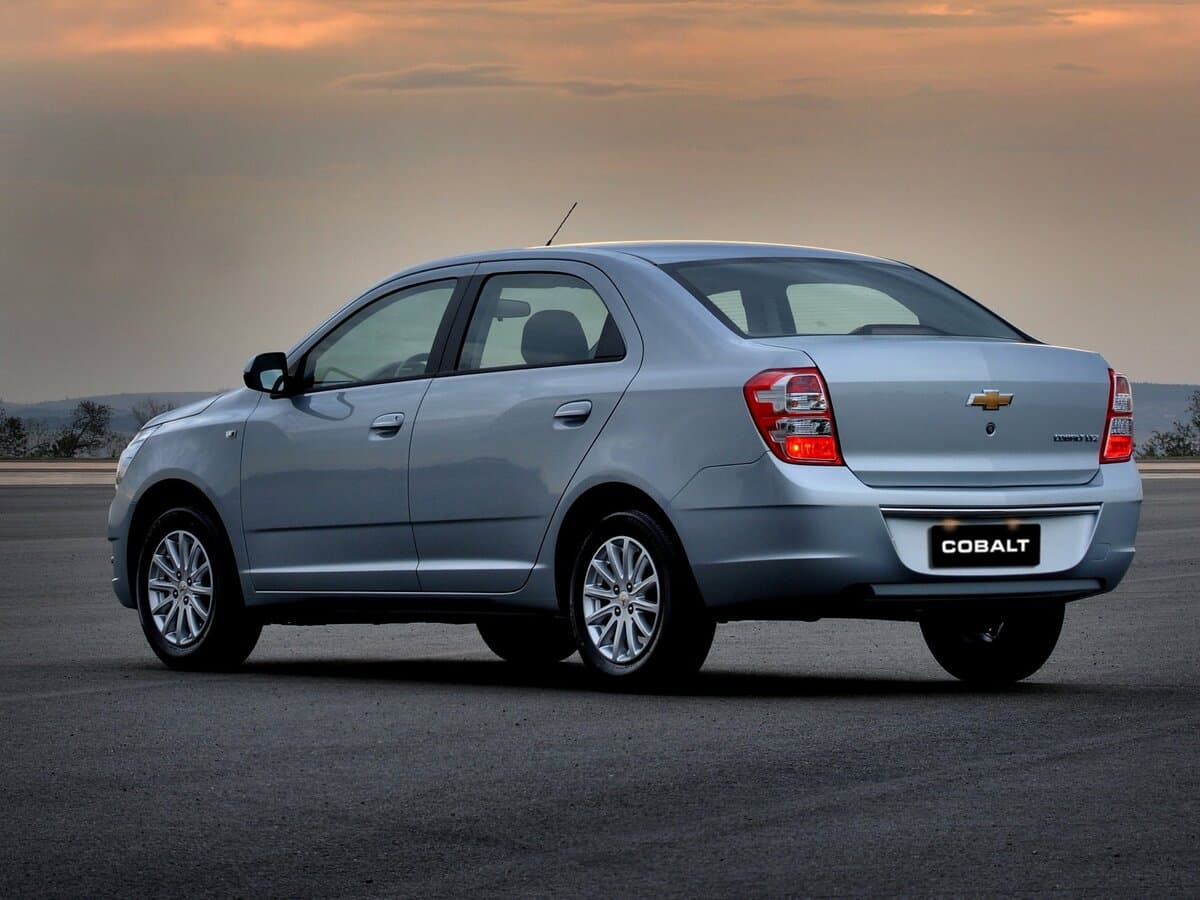 Chevrolet Cobalt II — 3/4 arxadan
