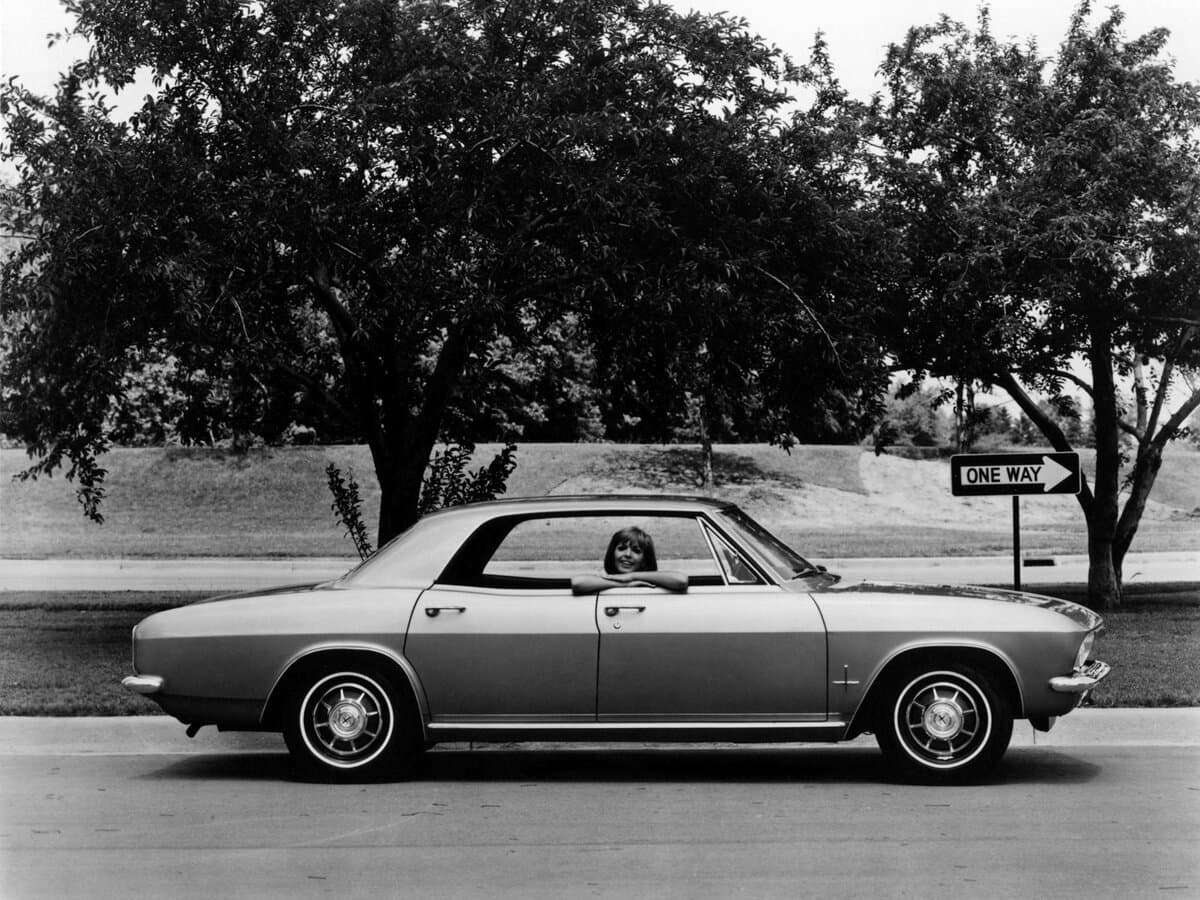 Chevrolet Corvair II — Yandan