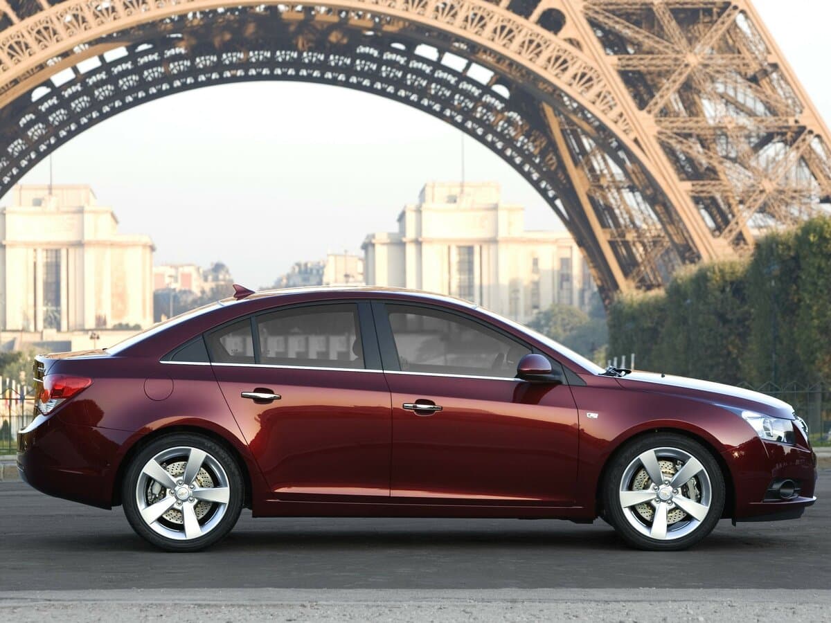 Chevrolet Cruze I — Yandan