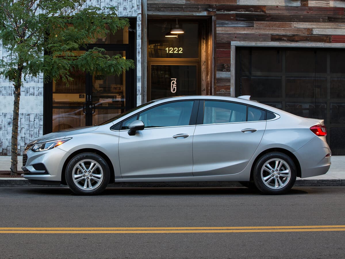 Chevrolet Cruze II — Yandan